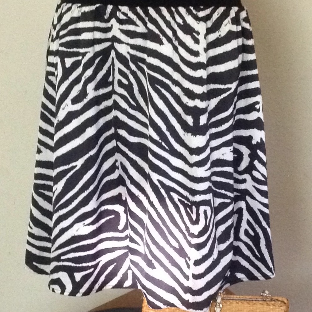 Dress - Picture 3 of 4